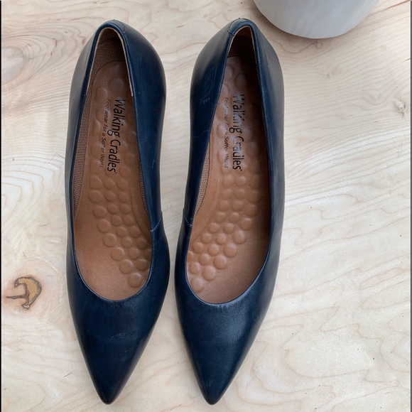 Walking Cradles woman’s NWT heels - Picture 2 of 11